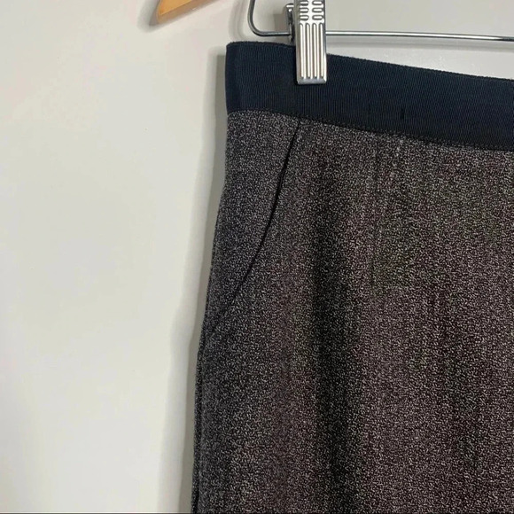 BCBGMAXAZRIA Wool Zip Up Back Skirt Size 6 - Picture 4 of 8